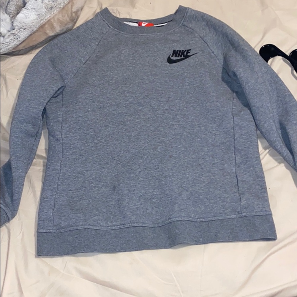 Gray Nike crewneck